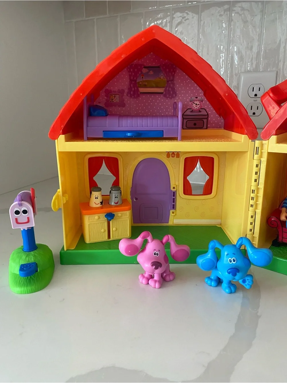 Just Play Blue's Clues & You! Blue's House Playset w/ figurines. Works w/ sound